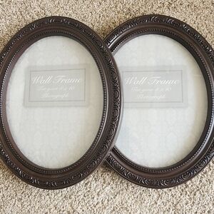 Elegant Brown Oval Wall Frame Set